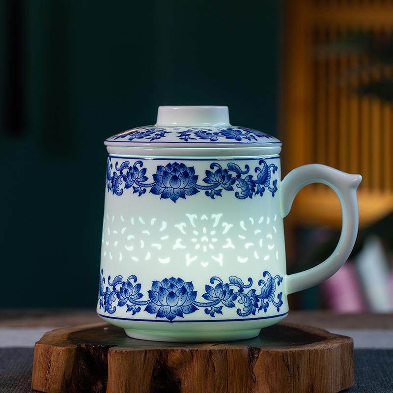 景德镇陶瓷茶杯白瓷玲珑办公杯茶水分离过滤杯带盖青花釉下彩瓷杯