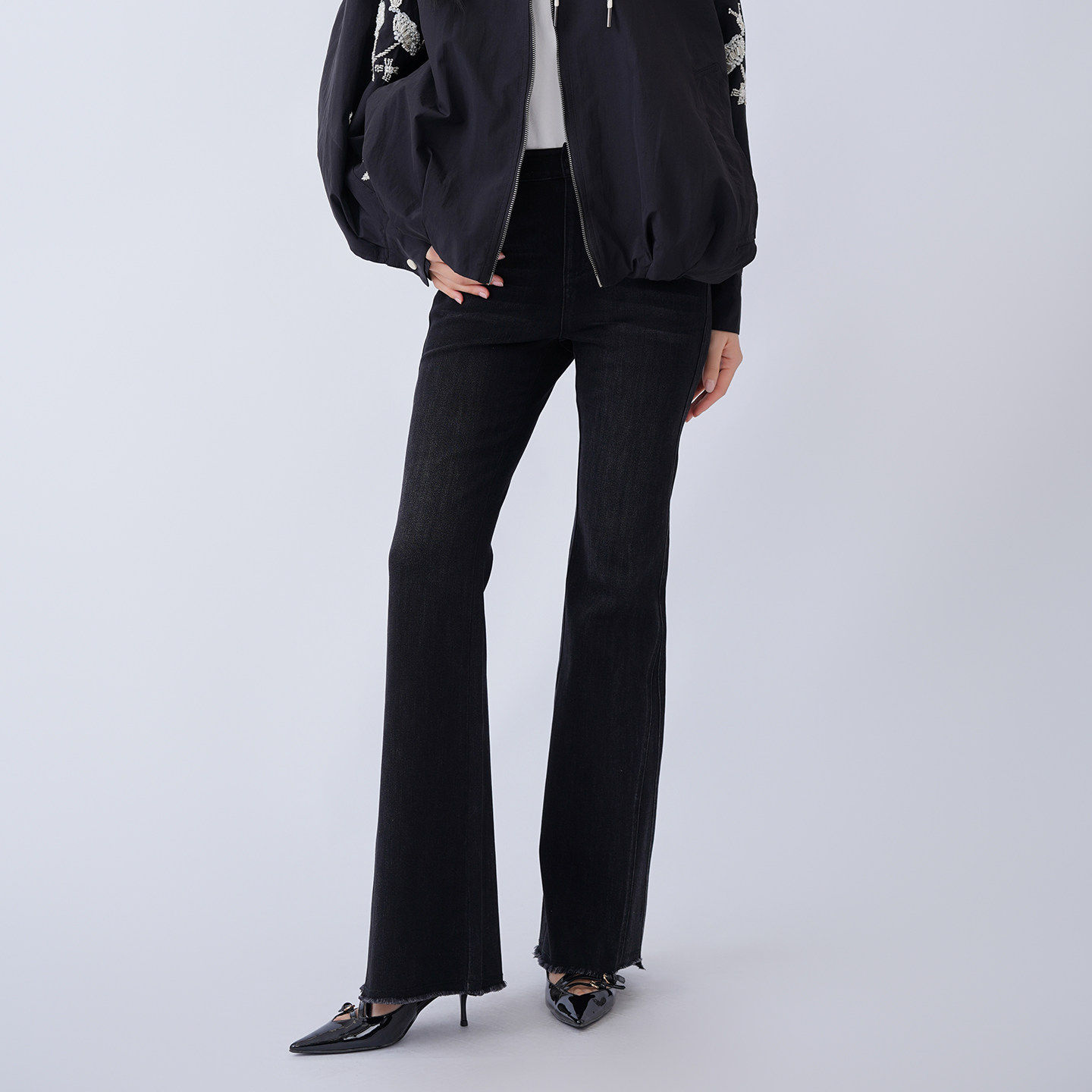 牛仔裤2026春季新品修身窄版时尚显瘦直筒长裤百搭女裤子女