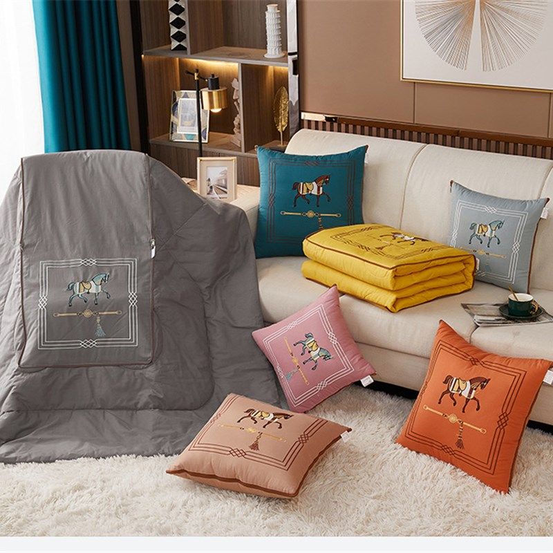 多功能纯棉抱枕被子两用二合一汽车办公室午睡枕头加厚保暖毯四季