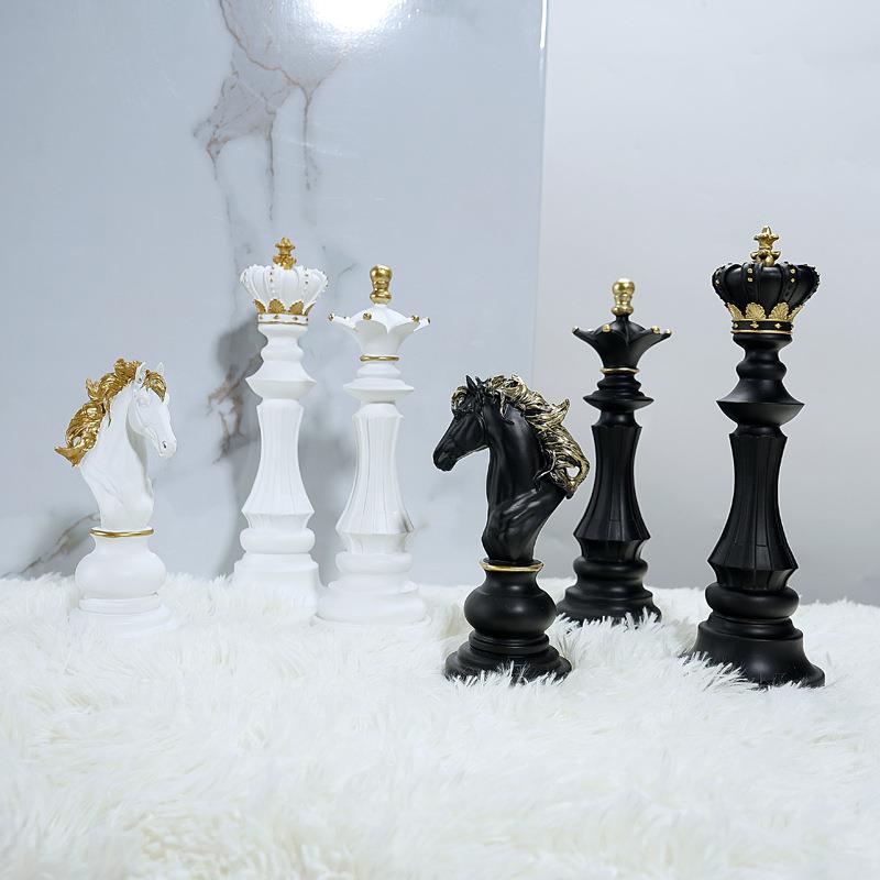 国际象棋摆件创意家居橱窗展示柜装饰品黑色白色棋子摆设雕塑模型