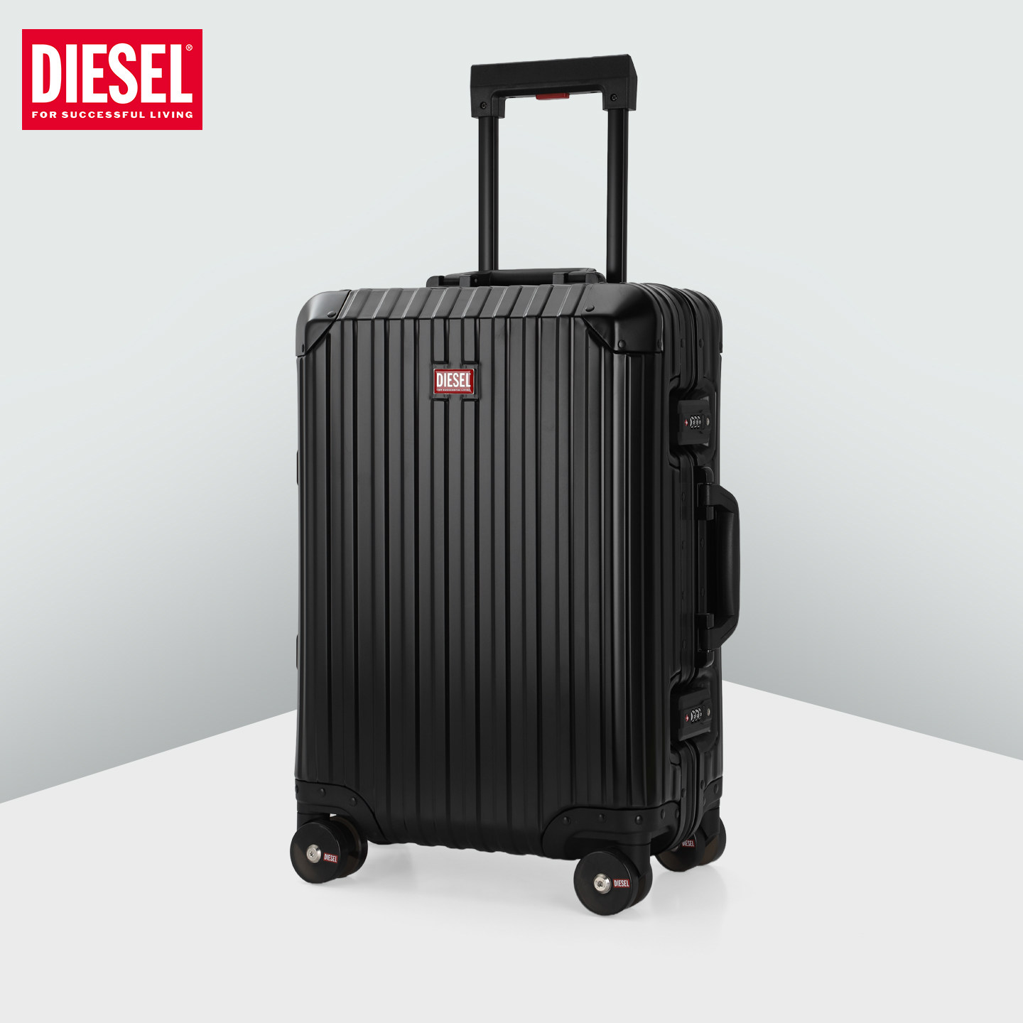 Diesel迪赛铝材质硬壳拉杆箱万向轮密码时尚通勤旅行箱登机行李箱