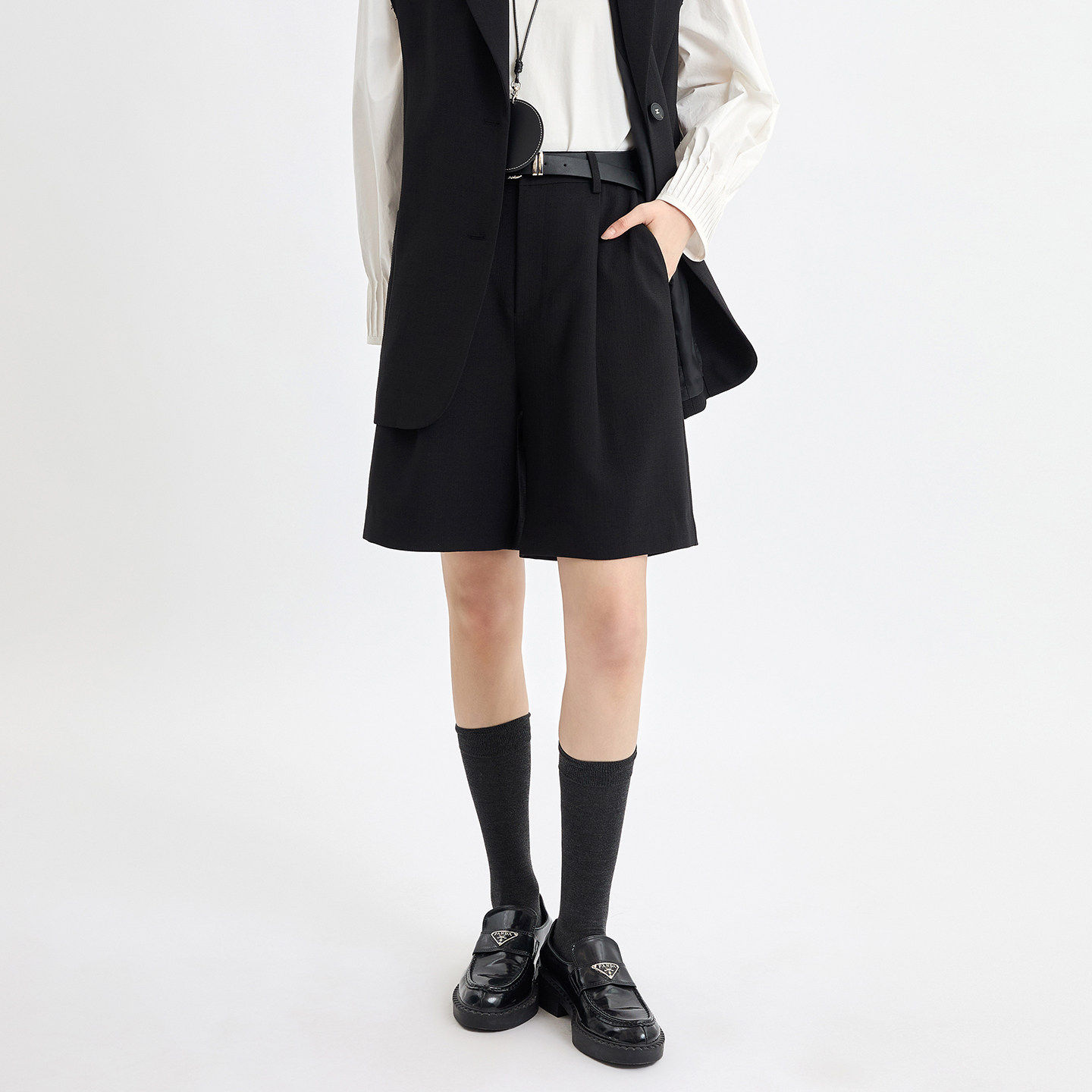 艾蜜丰2026春季新款时尚休闲打褶短裤女五分裤高腰a字直筒包臀裙,女装/女士精品,短裤,淘宝优惠券,粉丝福利购,淘宝优惠卷