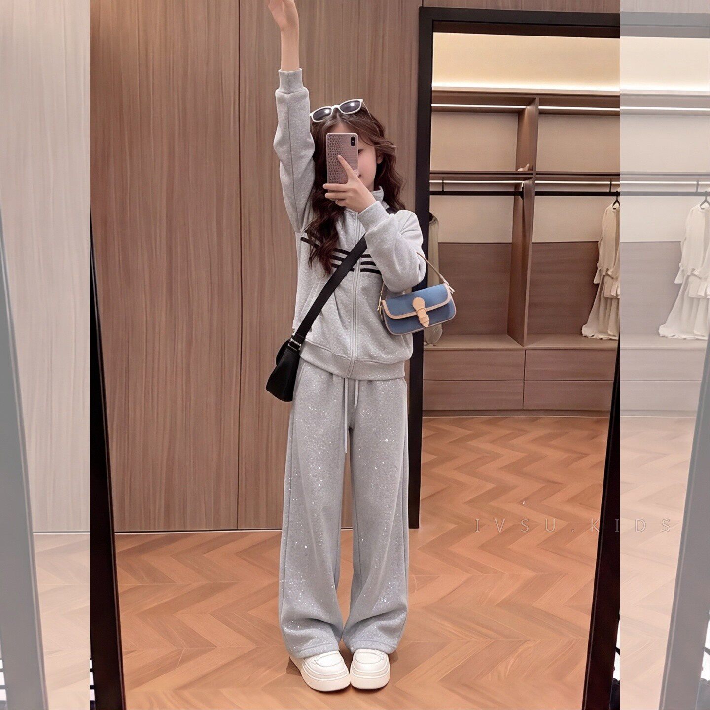 女童韩式运动风撒银半拉链卫衣套