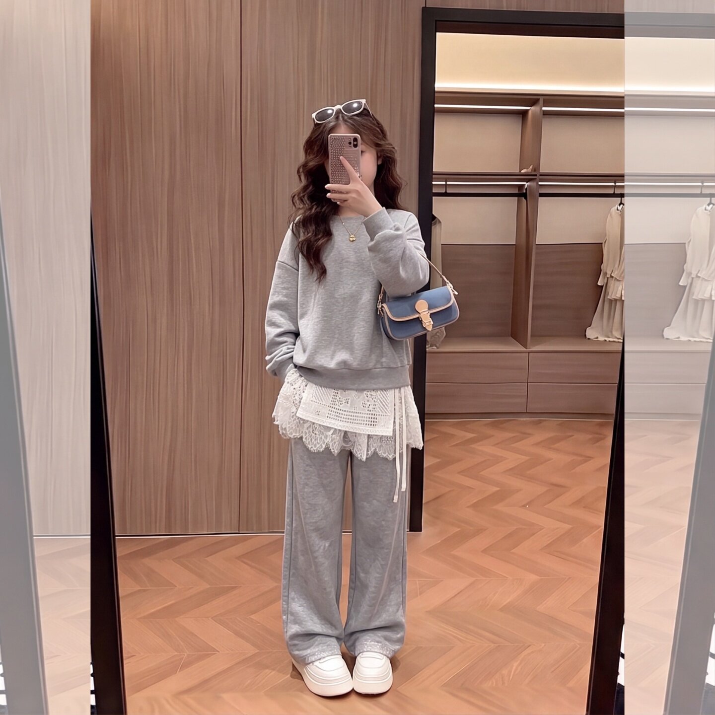 女童休闲蕾丝拼接卫衣套装中大童
