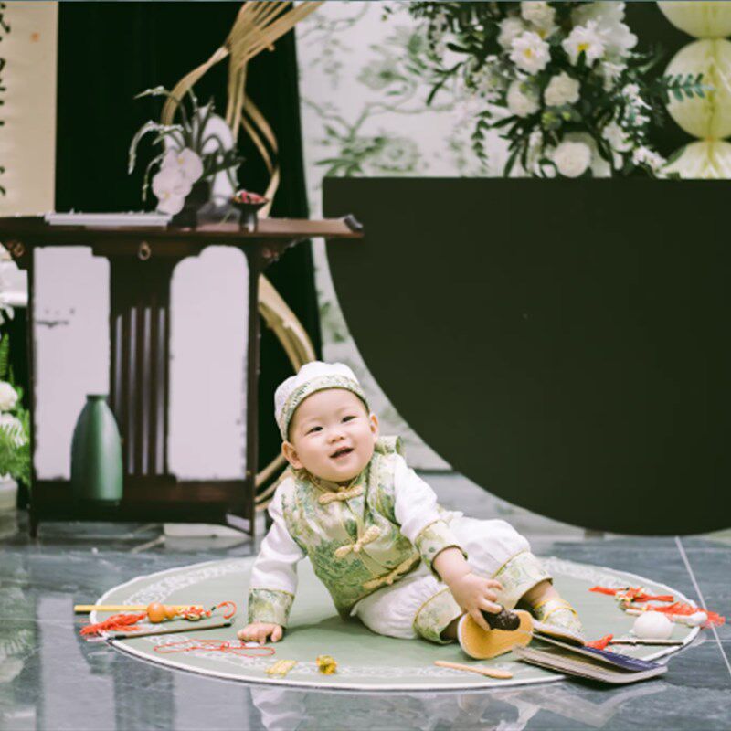 抓周礼服男宝中式唐装百天宝宝生日宴一岁男童绿色国风冠衣春秋装