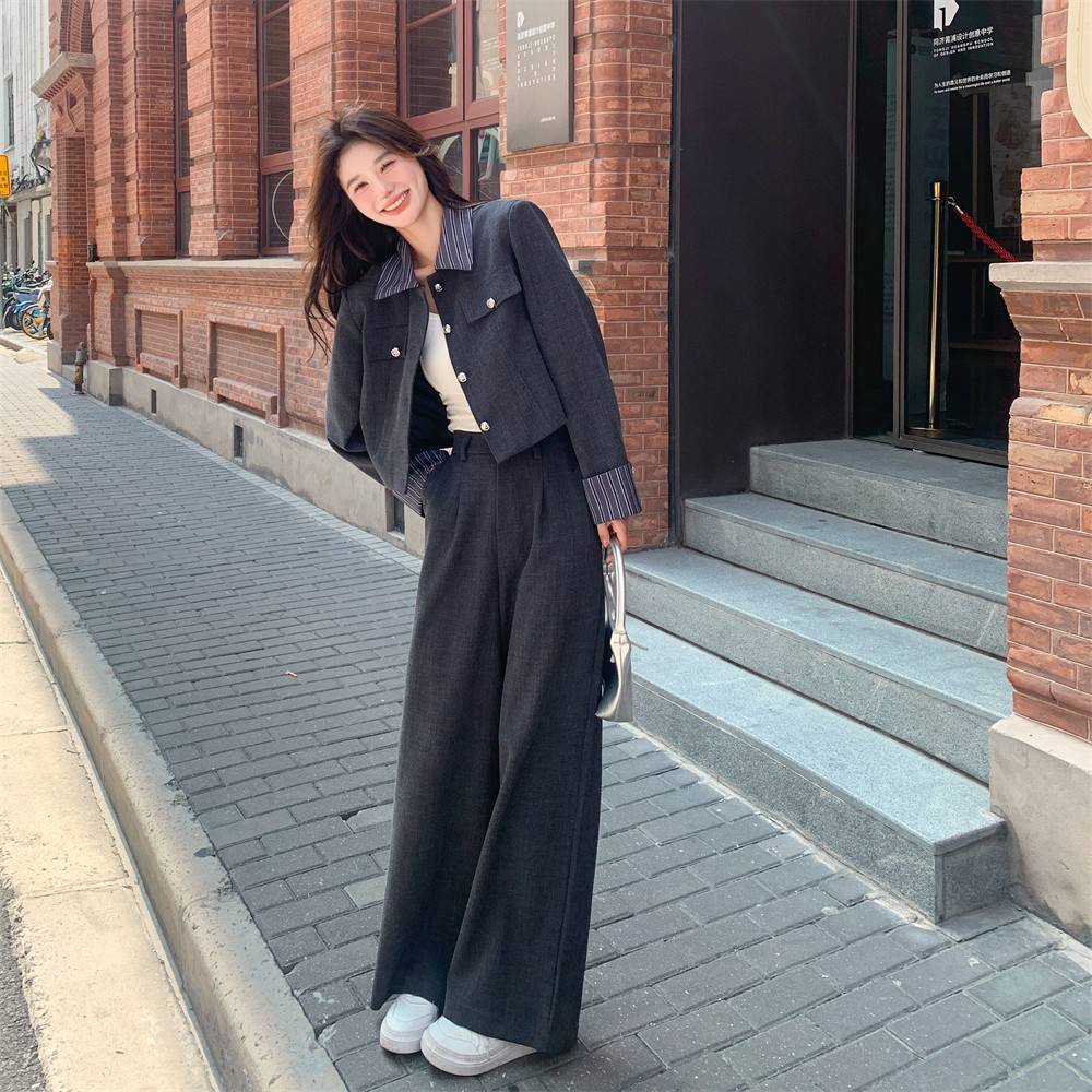 韩系灰色西装套装女秋季流行盐系又a又飒ootd西服两件套穿搭爆款
