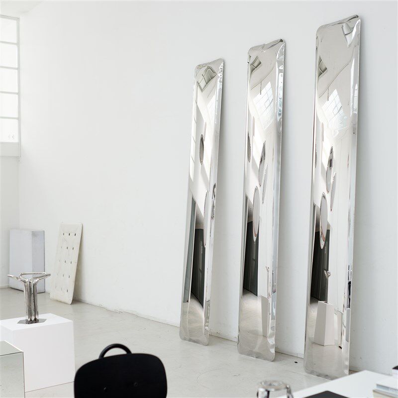 当代艺术装置落地镜穿衣镜子壁饰渐变色充气不锈钢客餐厅别墅