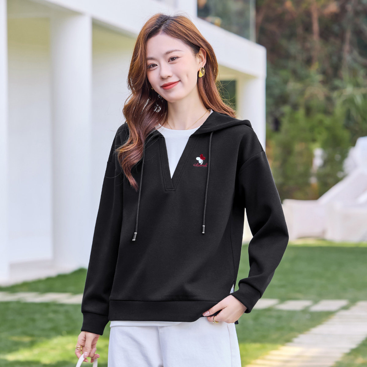 假两件连帽卫衣女款小个子高级感2026年春季新款撞色刺绣长袖上衣