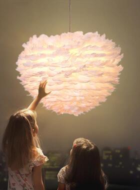 北欧羽毛创意吊灯 现代个性简约卧室服装店吊灯 圆形红色婚庆吊灯