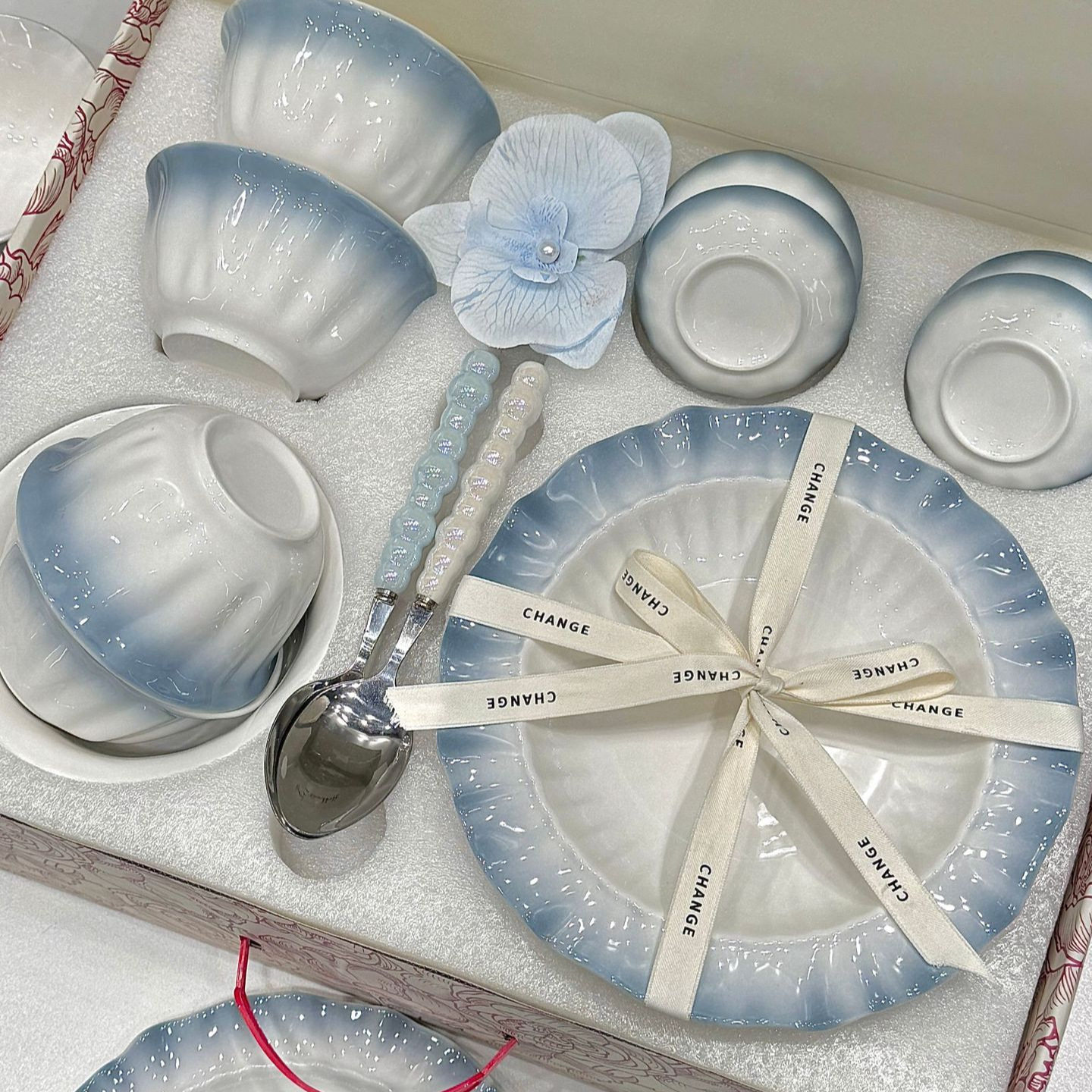 蓝色花瓣碗碟套装家用ins风感陶瓷餐具设计感釉下彩饭碗