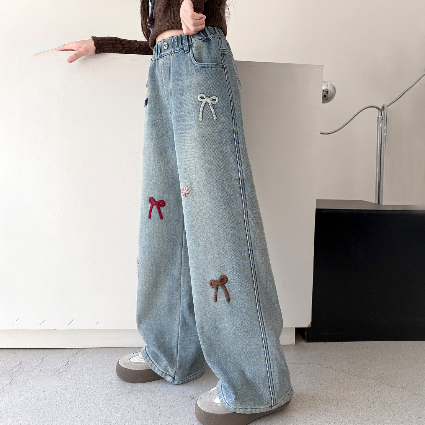 女童牛仔裤直筒洋气时髦小女孩儿童裤子中大童长裤阔腿窄版显高软