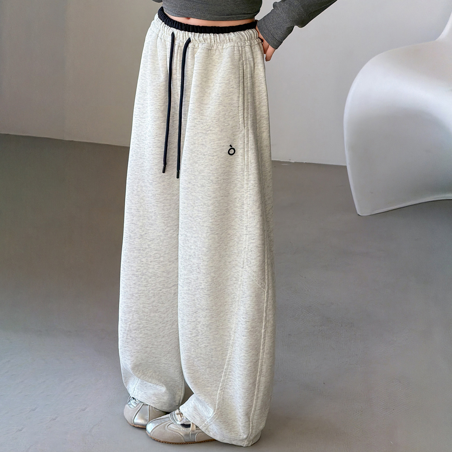 儿童裤子春秋新款直筒弯刀女童运动卫裤中大童长裤休闲宽松灰色薄