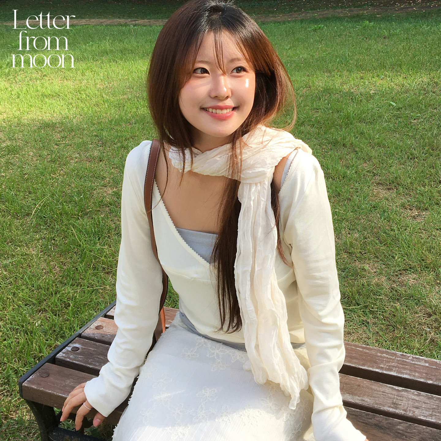 LETTER FROM MOON【刘念同款】新款蕾丝V领长袖两件套温柔风T恤女