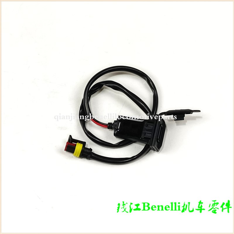 BJ600GS-3A追600赛600骁QJ500/QJ750-7金鹏BJ500-5D车载USB充电器