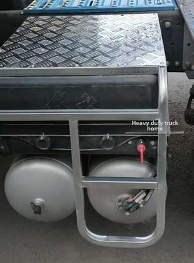 解放J6P电瓶护罩 电瓶防护罩 保护架 防盗网 铁架子 解放J6改装