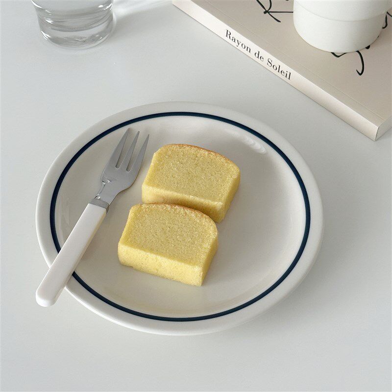 On the table - 深蓝线条釉下彩陶瓷平盘 甜品盘早午餐盘 7英寸