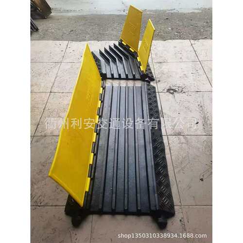 CE RoHS 五线槽减速带弯头，cable protector corner elbow