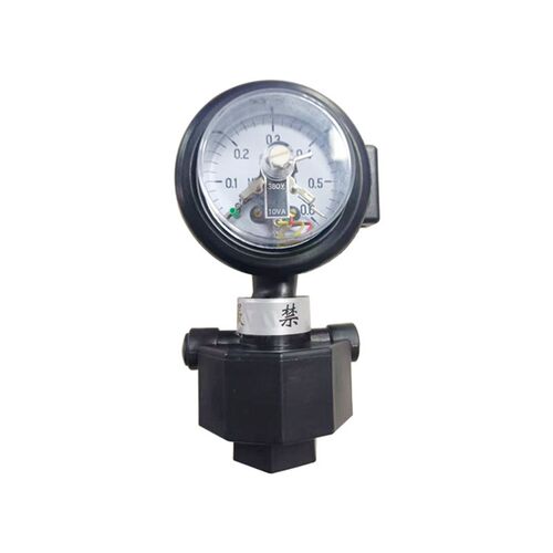 供应全塑压力表电接点表隔膜式径向YX63PP 6kg 0.6MPa立装1/2