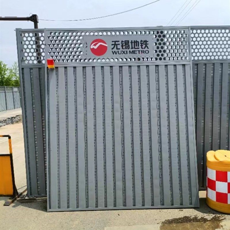无锡地铁钢结构围挡工地彩钢泡沫夹心围墙道路施工铁皮小草坪护栏