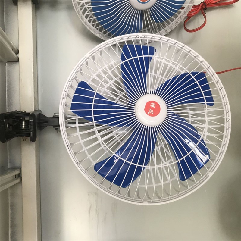 车载风扇12v 24v48v大货车面包车用电风扇可摇头调速带夹子小电扇图片