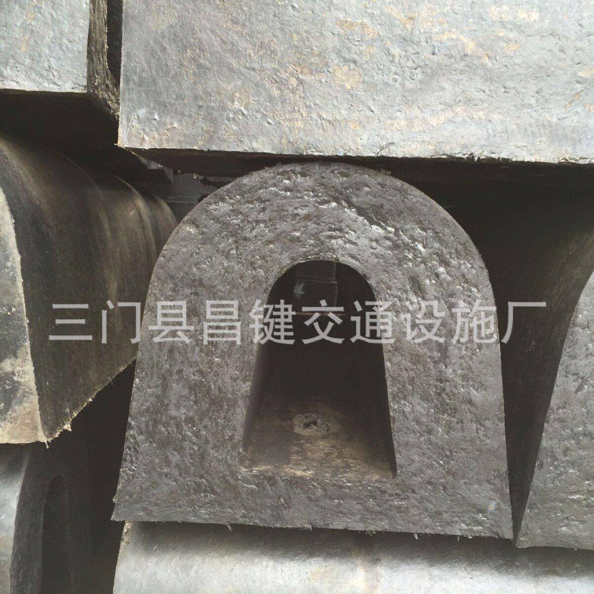 船用橡胶D300*1000L码头护舷半圆形(D型)靠泊护舷 卸货平台防撞条