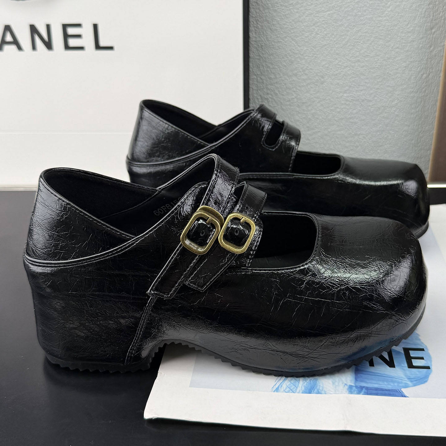 香港复古风双排扣带方头玛丽珍鞋女2025夏季新款舒适软底浅口单鞋