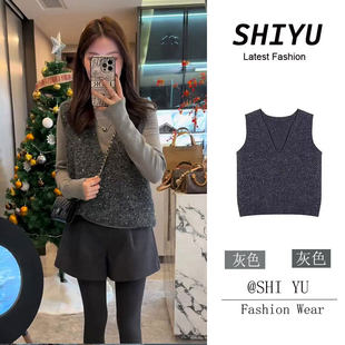 灰色深v领重工亮闪闪针织马甲女秋冬外搭叠穿高级感毛衣背心上衣