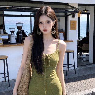 薇迷莫妮卡复古度假肌理吊带连衣裙女性感显瘦a字连衣裙F02232
