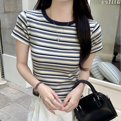 女士夏季新款条纹正肩短袖