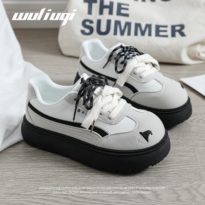 巫六七女鞋新款2026春季厚底增高板鞋低帮显脚小德训鞋百搭小白鞋