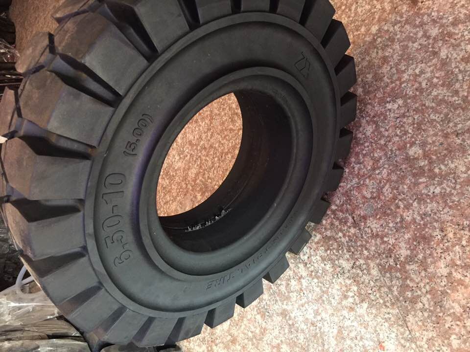 全新叉车实心轮胎合力3/3.5吨前轮28*9-15后轮650-10叉车专用轮胎