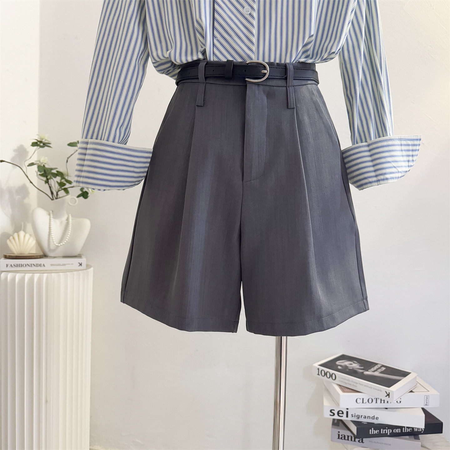 灰色西装短裤女2026春夏高腰直筒宽松a字阔腿休闲气质通勤五分裤