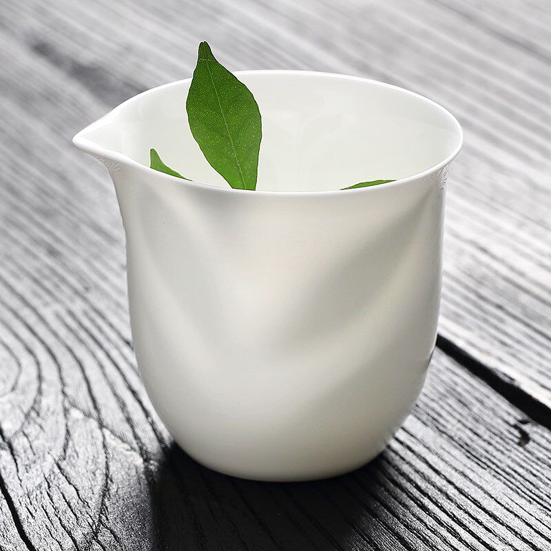 高档骨瓷公道杯茶具分茶器陶瓷倒茶公杯薄胎茶海功夫茶白瓷大容量