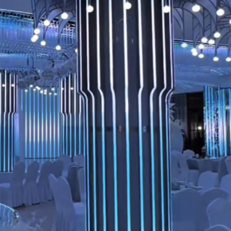 新婚庆道具婚礼堂美陈吊顶包柱灯箱酒店宴会厅舞台炫彩灯装饰布置