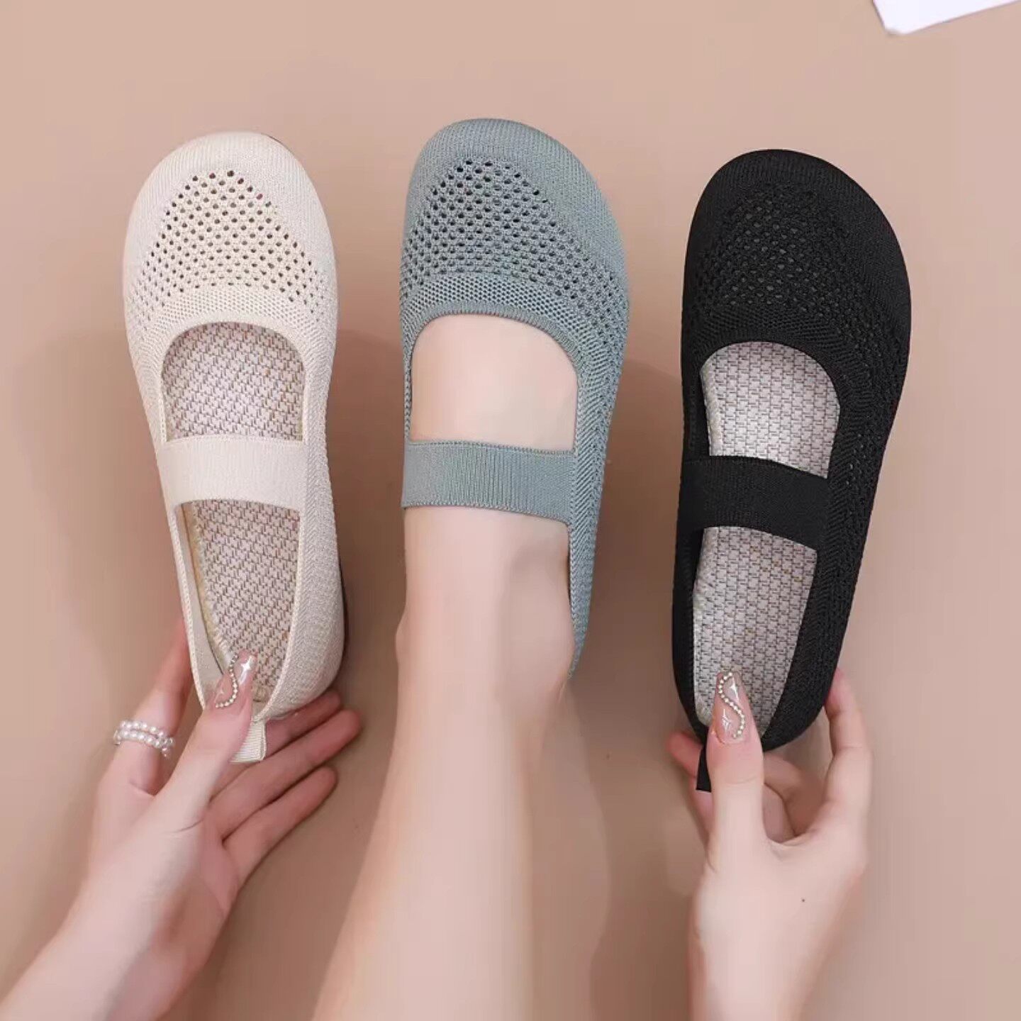春夏透气软底防滑妈妈布鞋