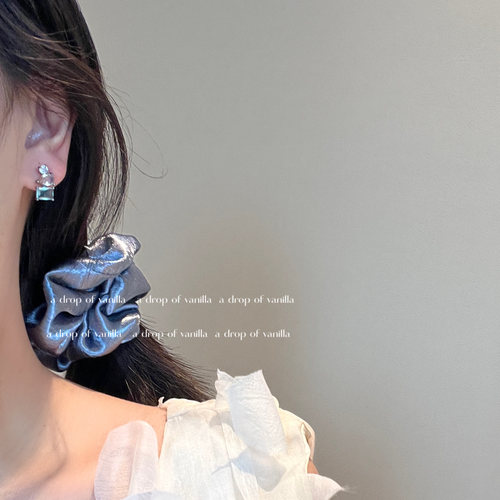 Vanilla / “三色涟漪” 锆石水滴方块耳钉 温婉好气质！