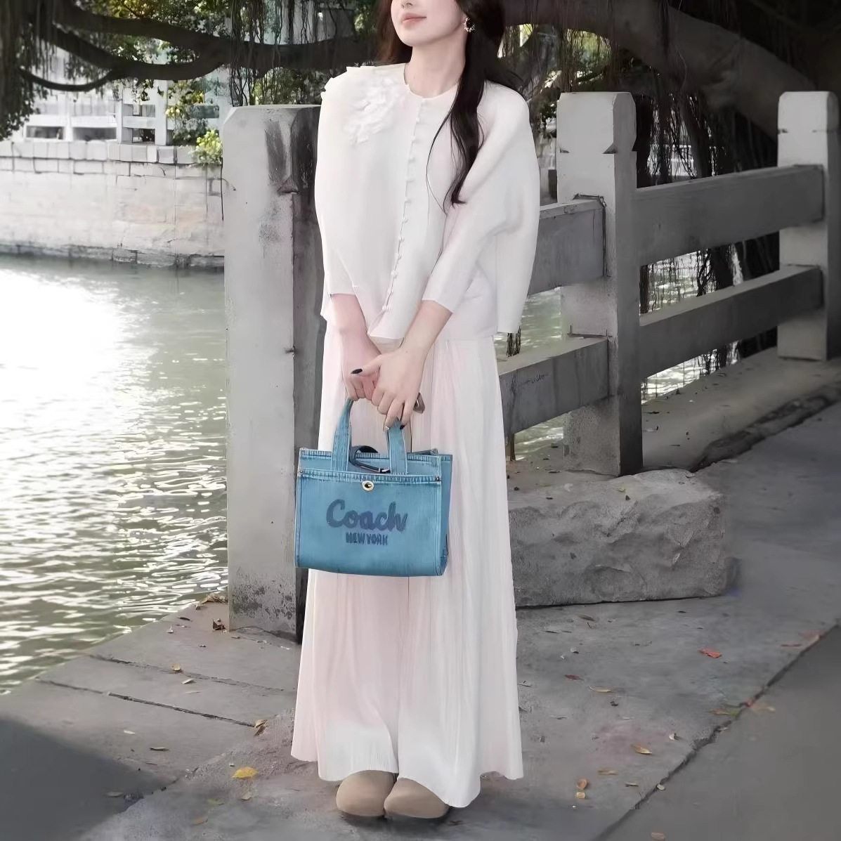 三宅风褶皱套装现货立体花上衣+大摆阔腿裤 度假女装一件