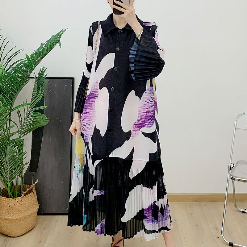 褶皱印花喇叭袖荷叶边2024春夏印花长款风衣裙女长袖开衫式连衣裙