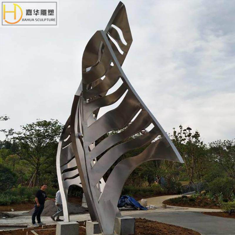 不锈钢雕塑镜面摆件制作抽象校园广场房地产园林创大型金属艺术品