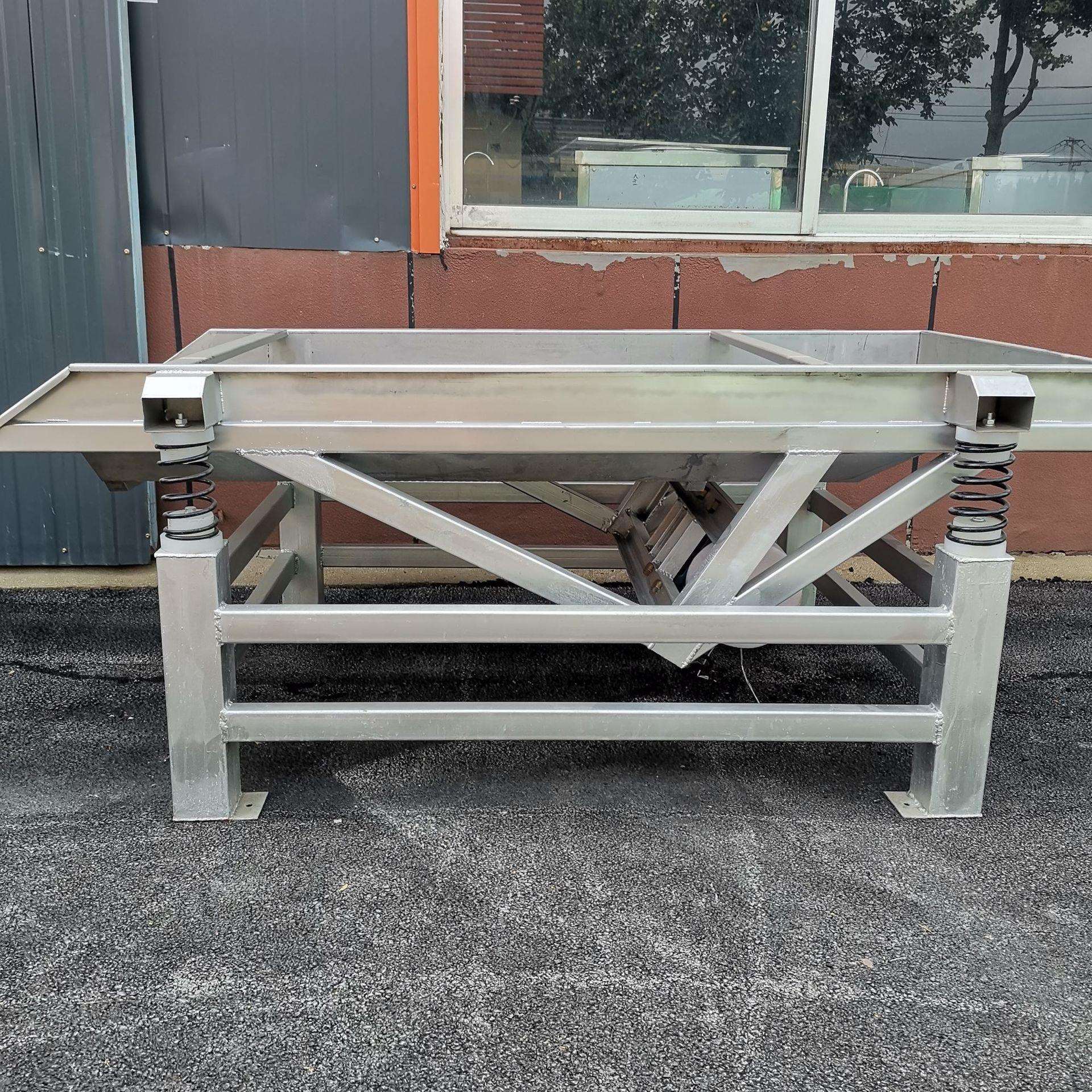 豆芽震动脱皮机 全自动豆芽去皮设备 无水振动去壳机 小型振动筛