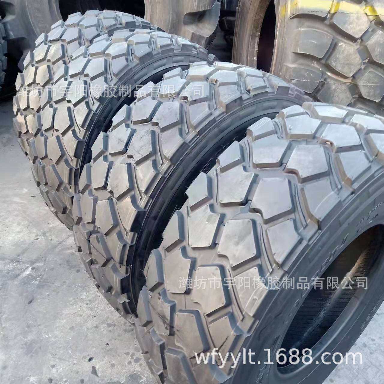 305/80R20轮胎  防爆支撑体安装 全钢子子午线轮胎