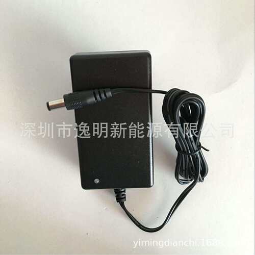 镍氢电池智能充电器2-20串2.4V12V14.4V18V24V镍镉智能充电器DC头
