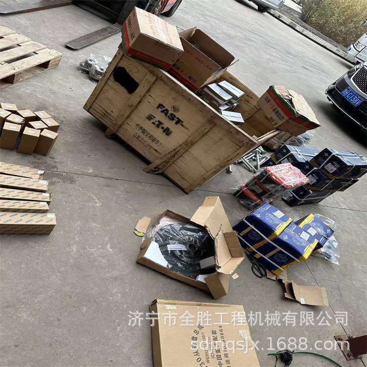 重汽豪沃371水泵 制动涨紧轮 驾驶室总成 后轮螺丝