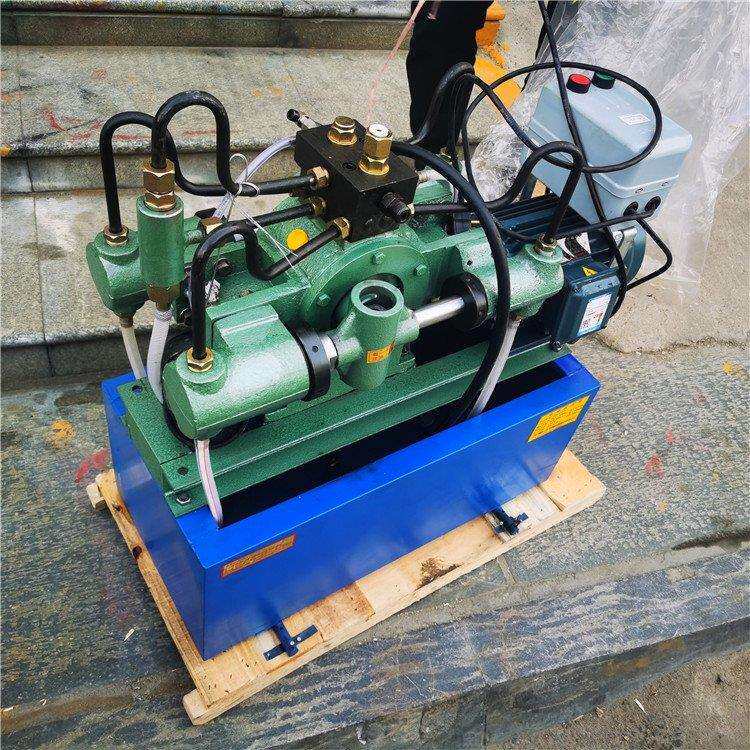 电动试压泵暖水管道打压泵四柱塞手动压力泵便携式测压泵
