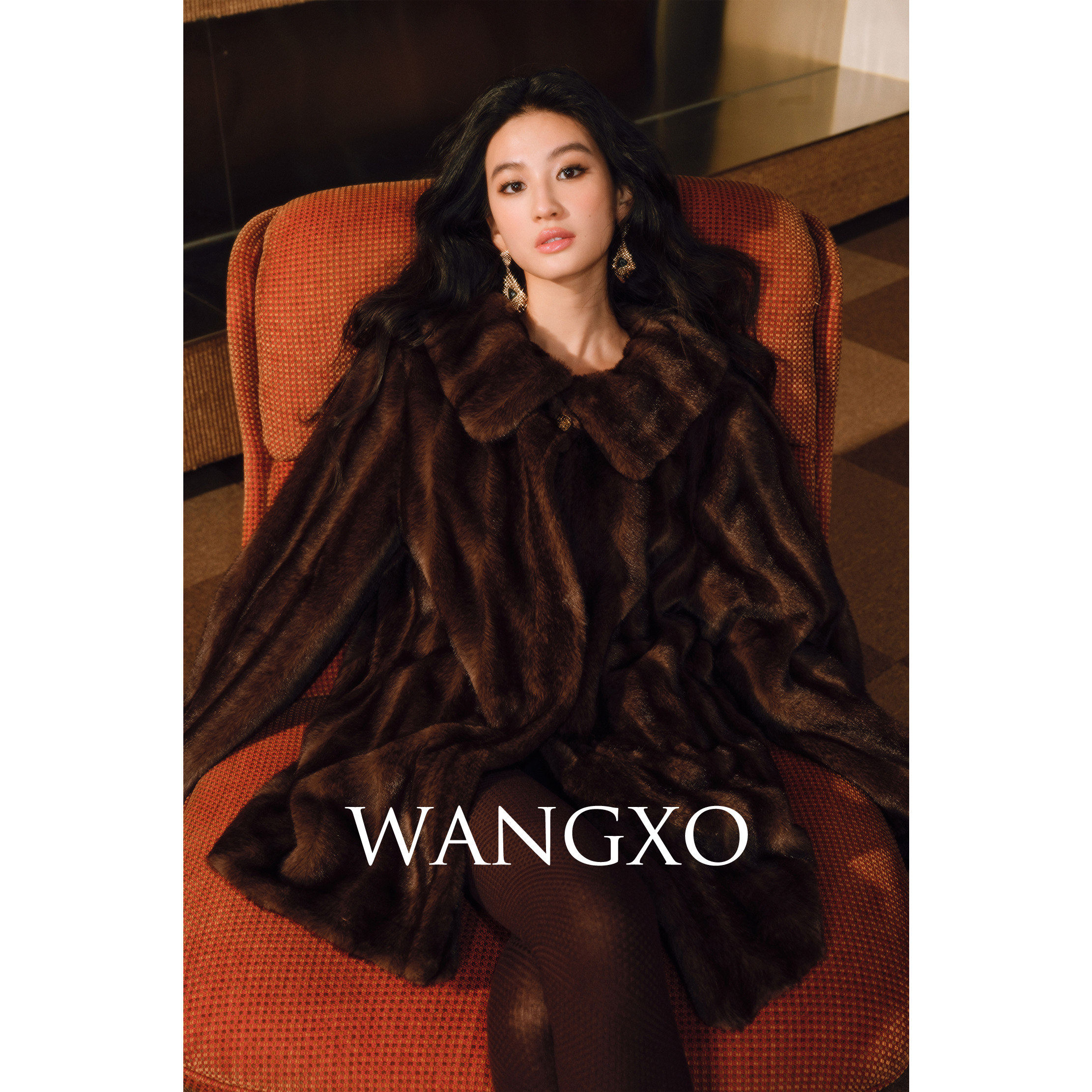 WANGXO|典藏级帕斯条水貂质感|立体抽条工艺|翻领廓形环保皮草