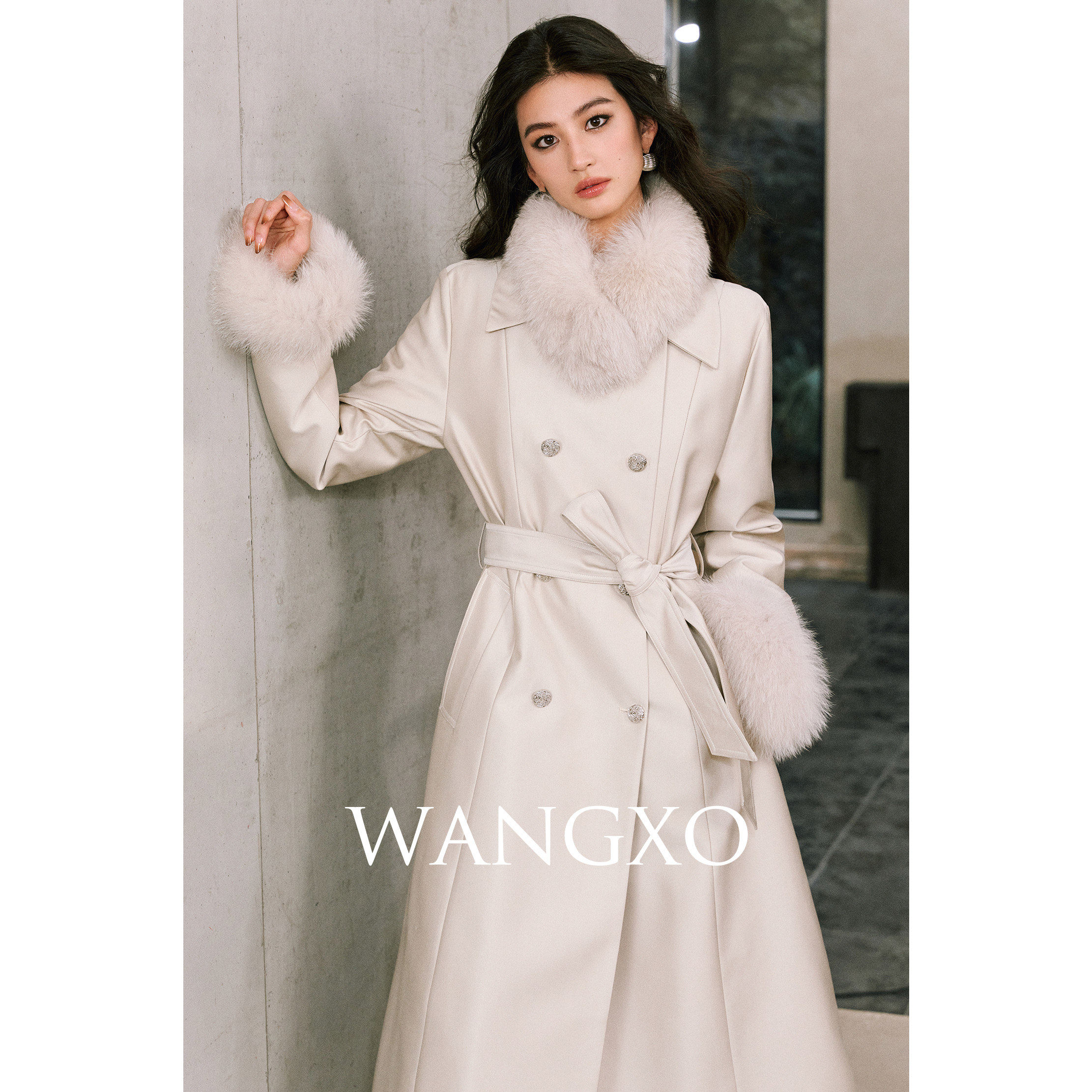 WANGXO｜高密防风易打理｜狐狸毛领90白鸭绒双排扣大A摆羽绒外套