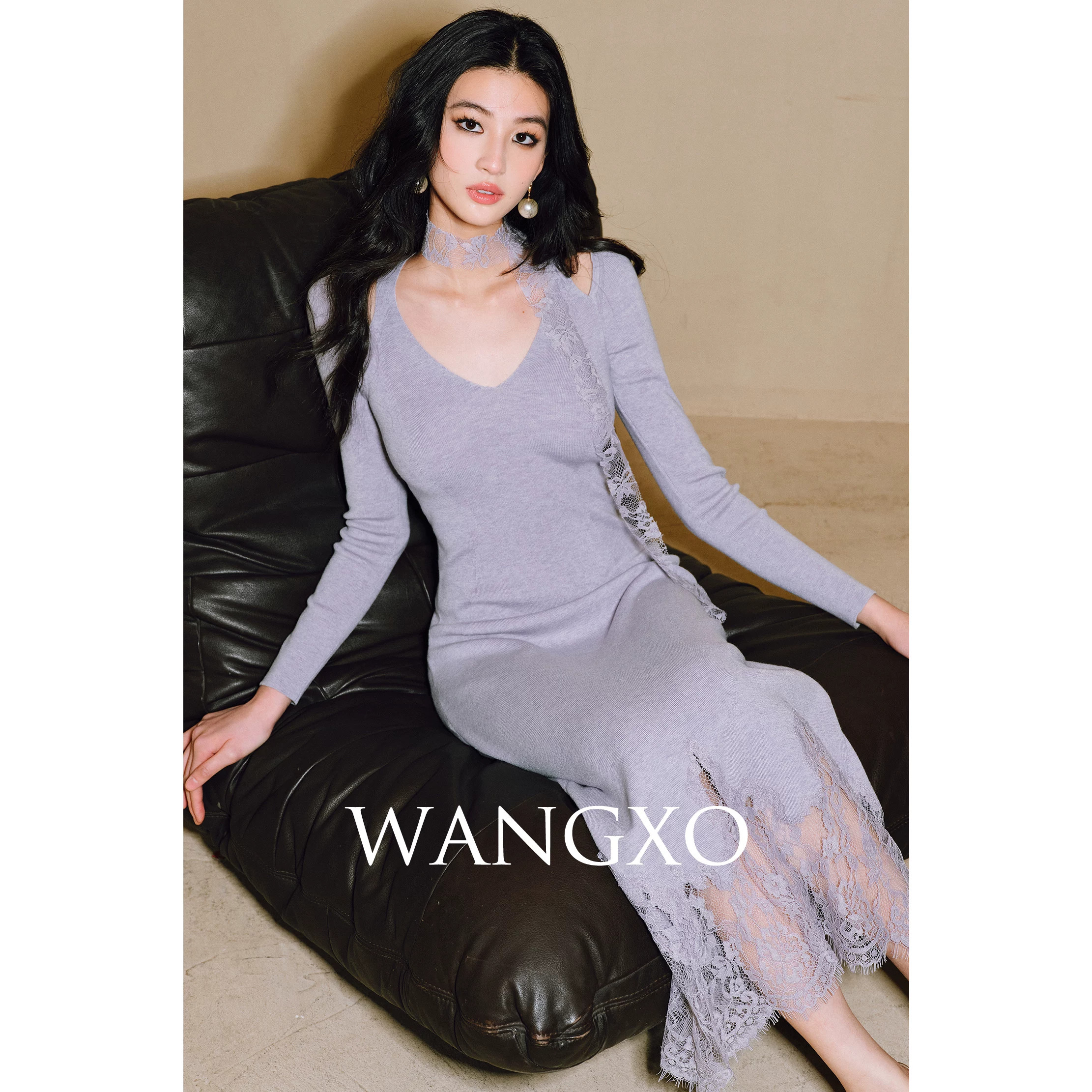 WANGXO|美利奴羊毛针织拼接睫毛蕾丝|浪漫静奢挖肩领修身连衣裙