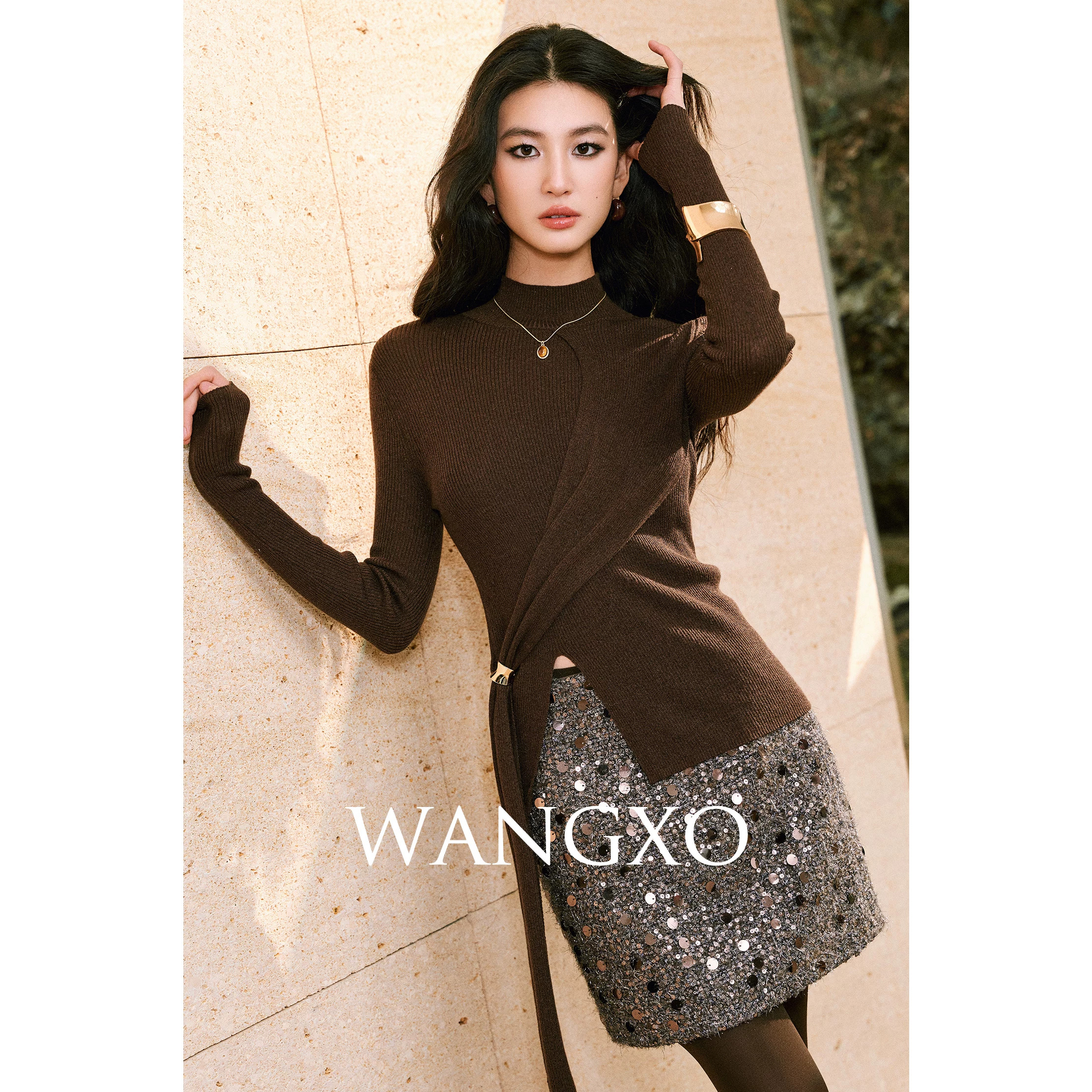 WANGXO|细闪亮丝羊毛醋酸|解构式扭结可拆金属环开衩修身毛衫