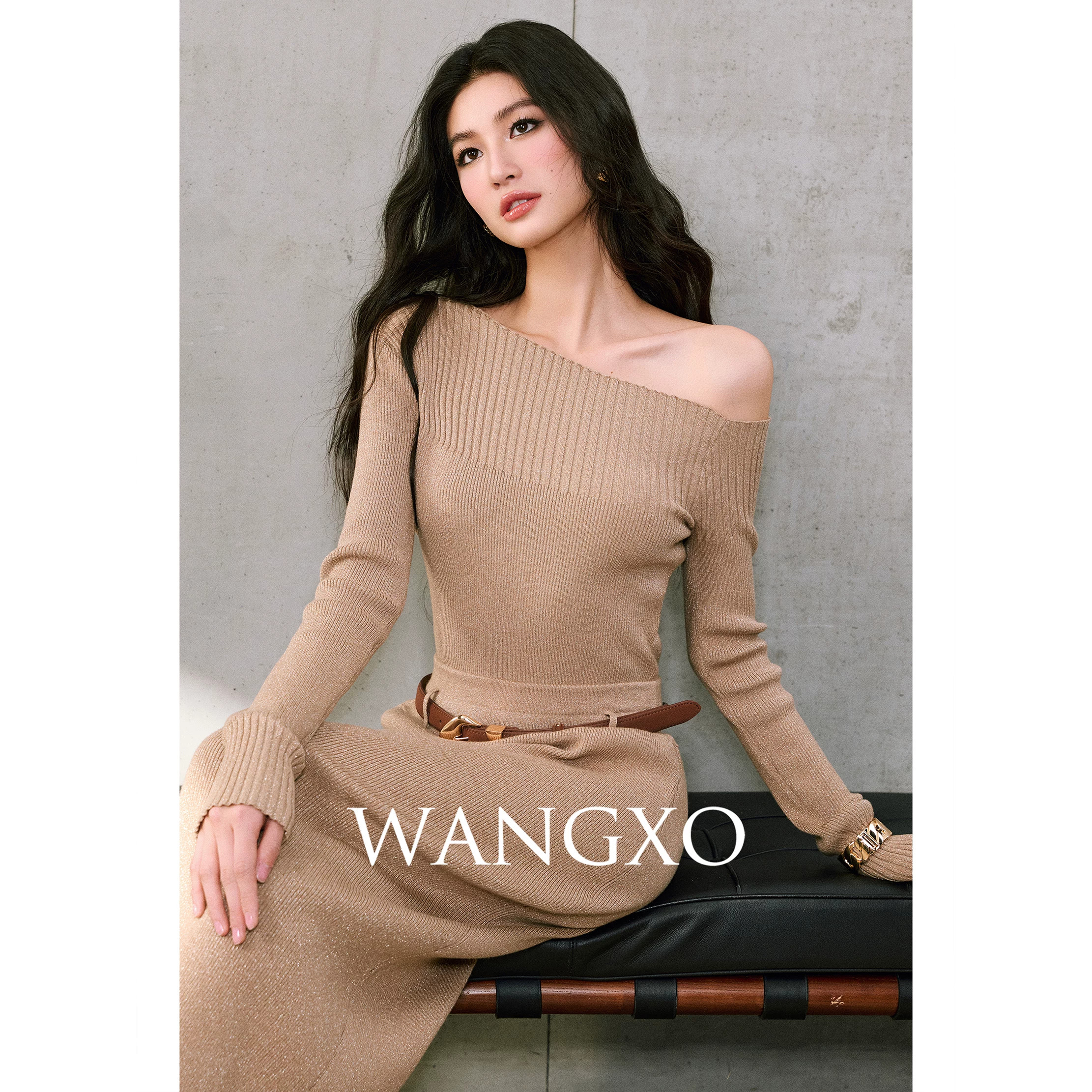 WANGXO|亲肤莫代尔亮丝坑条针织|斜肩一字领修身上衣&高腰半裙