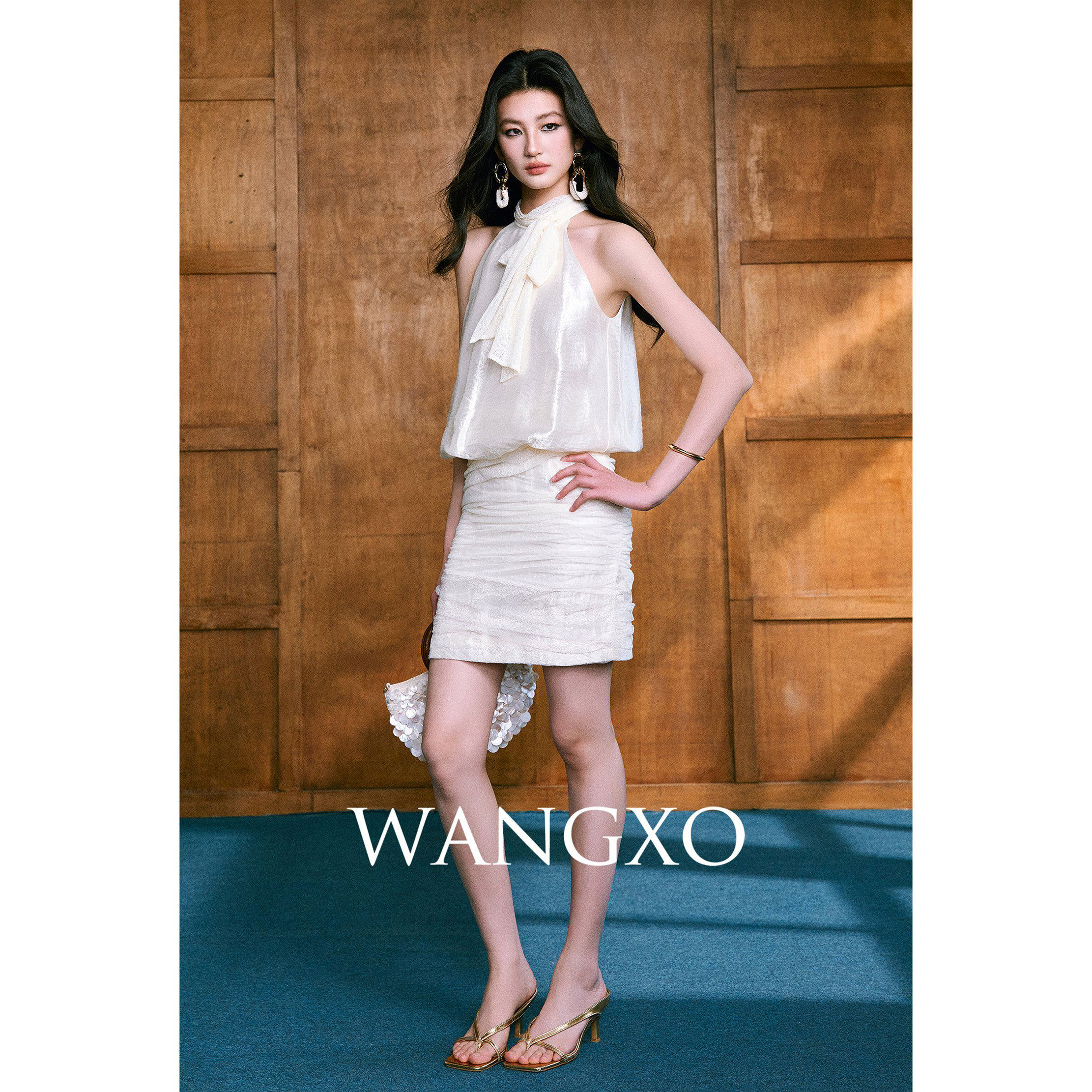 WANGXO| 珠光感雪纺 | 立领飘带挂脖花苞上衣&直筒蕾丝抽褶短裙